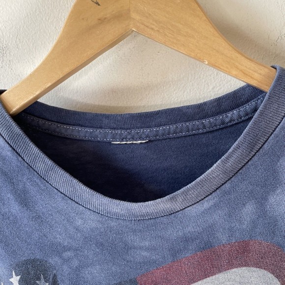 VTG 2001 The Mountain T Shirt Mens M Wolf American Flag  Graphic Short S… - Picture 3 of 6